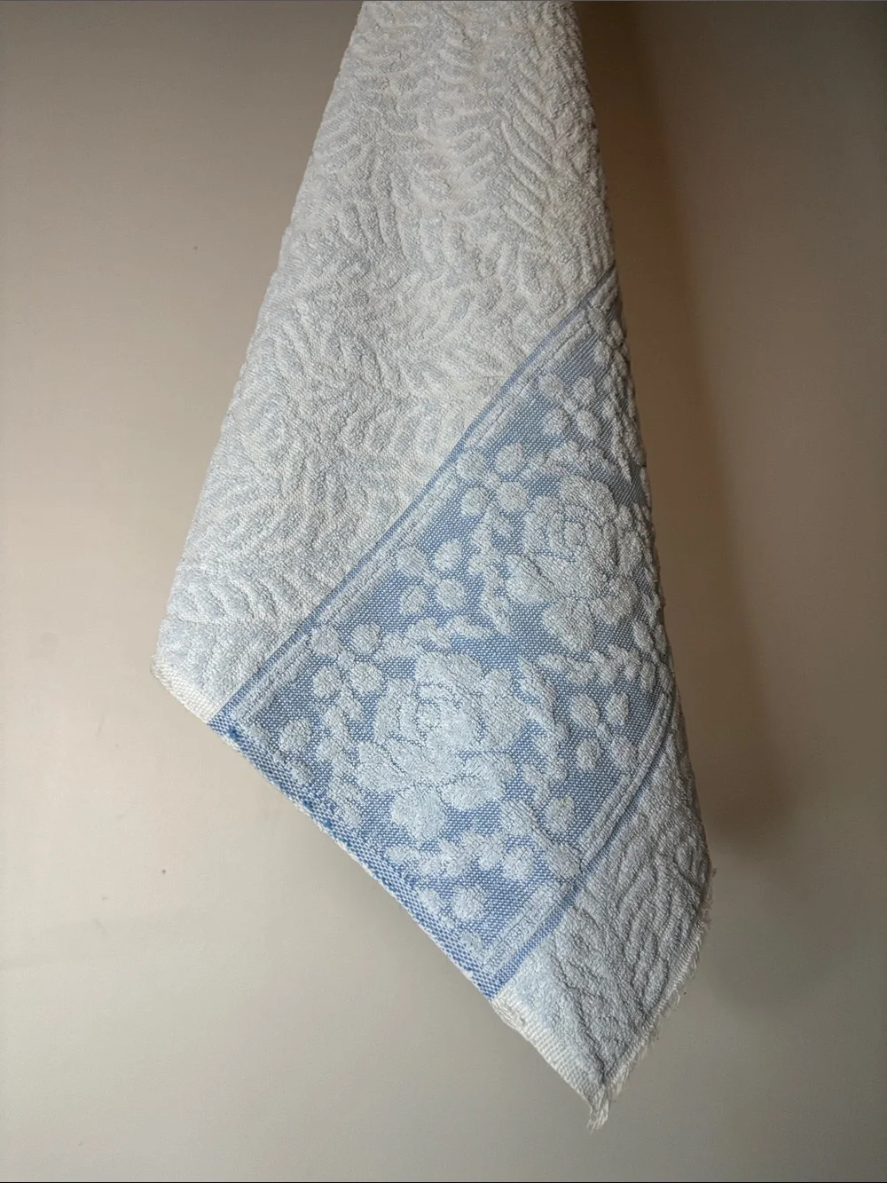 Vintage 70s CANNON Royal Family Sculpted Bath Towel Baby Blue